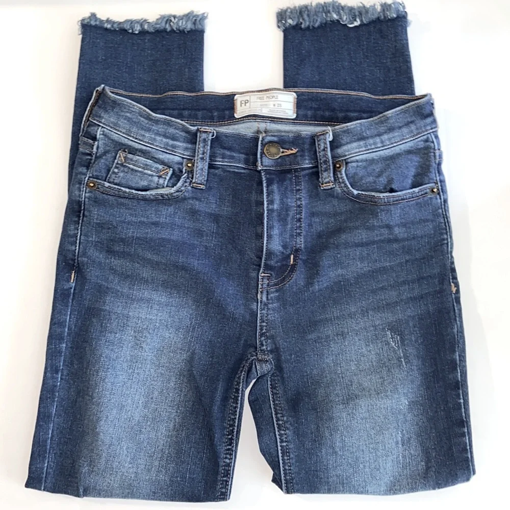 Free People  Medium Wash Raw Edge Distressed Mid-Rise Skinny Jeans: 4878